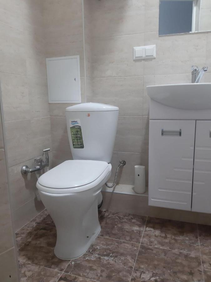 شقة Aura On Sydykova Street 290 بيشكيك المظهر الخارجي الصورة