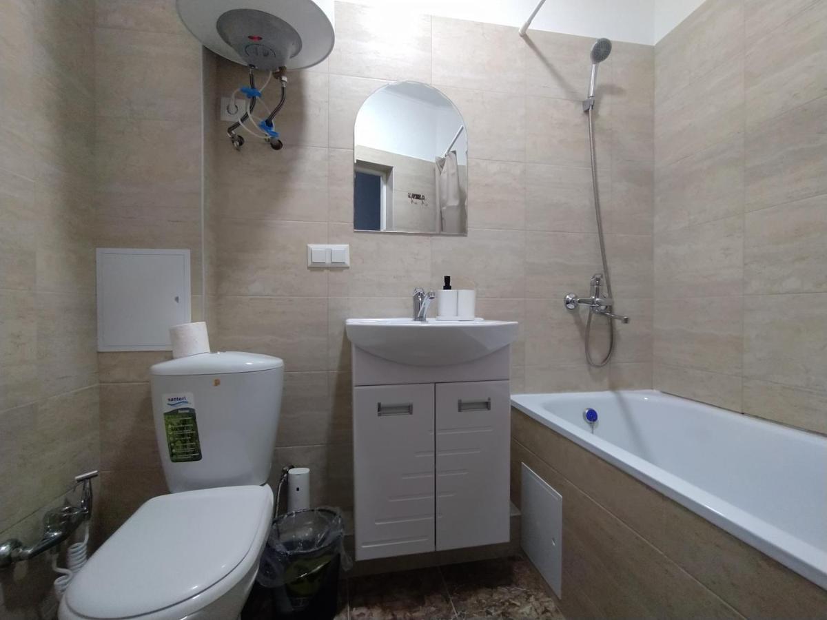 شقة Aura On Sydykova Street 290 بيشكيك المظهر الخارجي الصورة